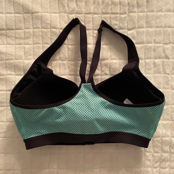 Victoria’s Secret Sports Bra 34DD - Picture 2 of 7